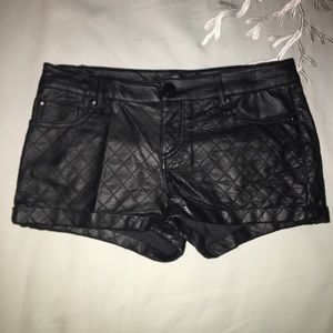 Sexy quilted leather shorts